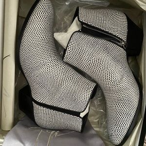 Like New Giuseppe Booties 39.5